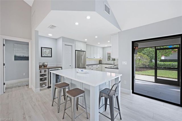 714 Reef Point CIR, Naples, FL 34108