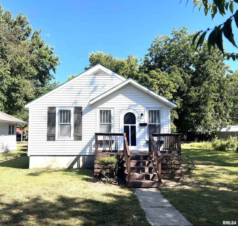 Image 1 of property listing at 515 S SYCAMORE Street, Centralia, IL 62801