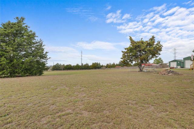 964 E Fm 389, Round Top, TX 78954