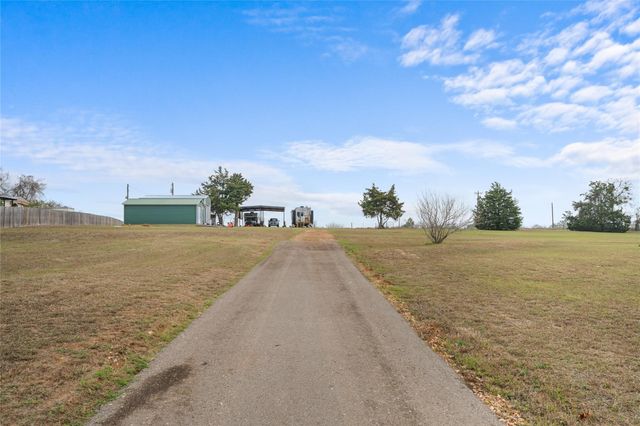 964 E Fm 389, Round Top, TX 78954