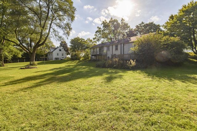 S71W23350 National AVENUE, Big Bend, WI 53103