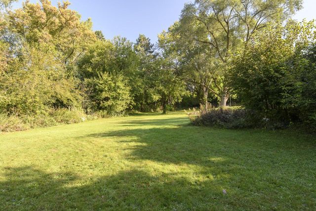 S71W23350 National AVENUE, Big Bend, WI 53103