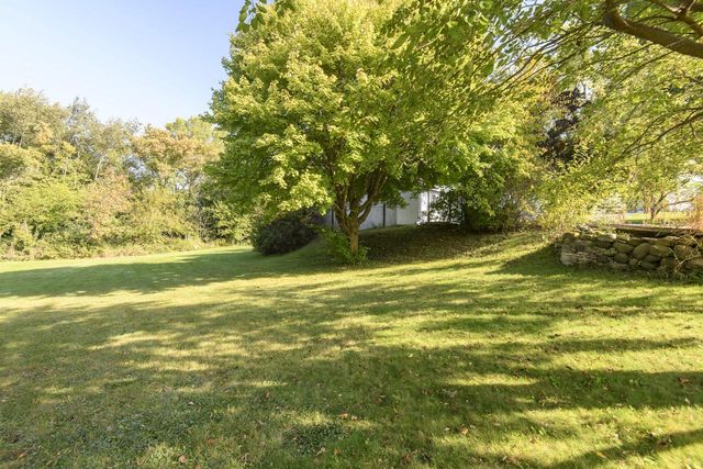 S71W23350 National AVENUE, Big Bend, WI 53103