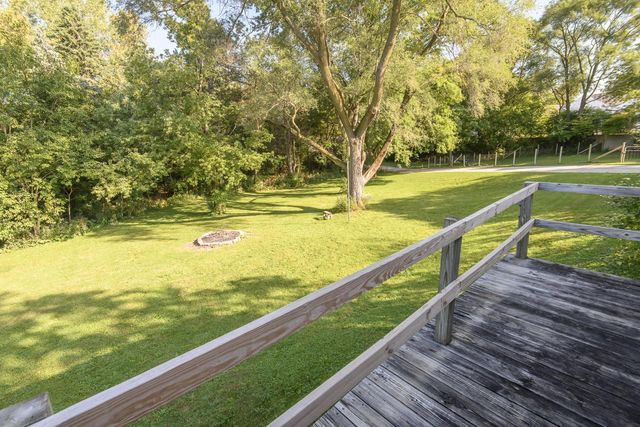 S71W23350 National AVENUE, Big Bend, WI 53103