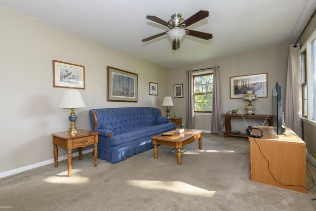 S71W23350 National AVENUE, Big Bend, WI 53103