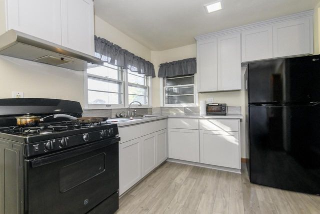 S71W23350 National AVENUE, Big Bend, WI 53103