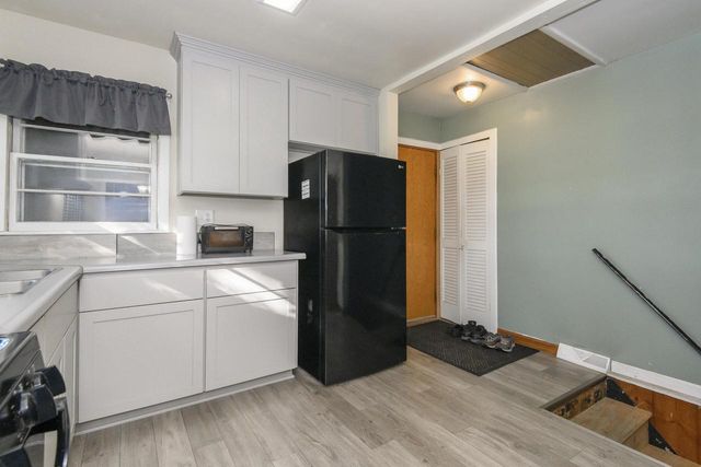 S71W23350 National AVENUE, Big Bend, WI 53103