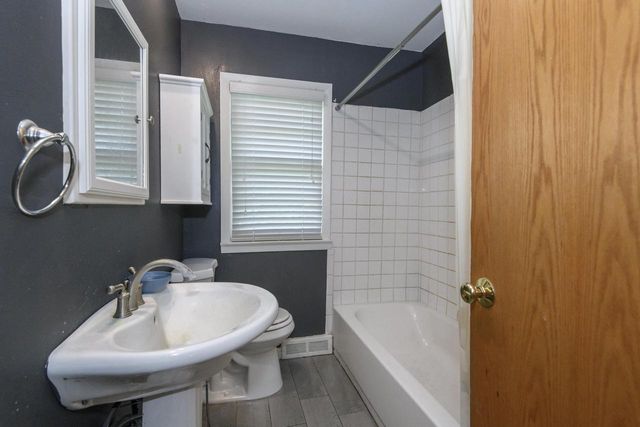 S71W23350 National AVENUE, Big Bend, WI 53103