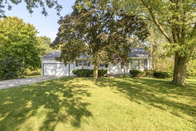 S71W23350 National AVENUE, Big Bend, WI 53103