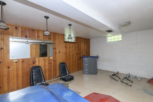 S71W23350 National AVENUE, Big Bend, WI 53103