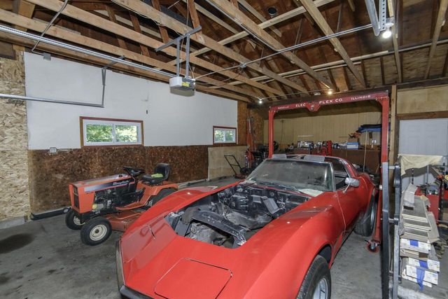 S71W23350 National AVENUE, Big Bend, WI 53103