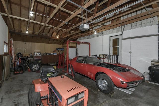 S71W23350 National AVENUE, Big Bend, WI 53103