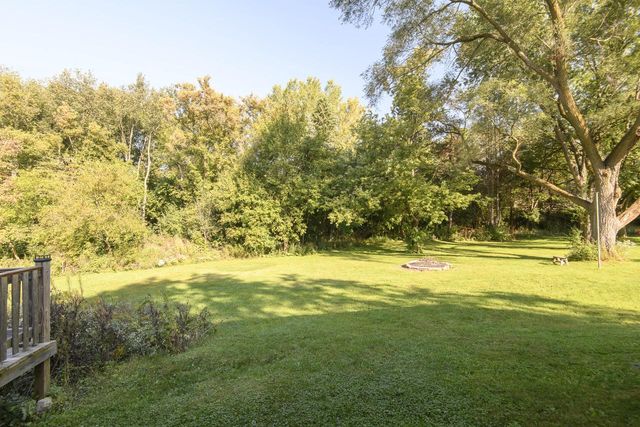 S71W23350 National AVENUE, Big Bend, WI 53103