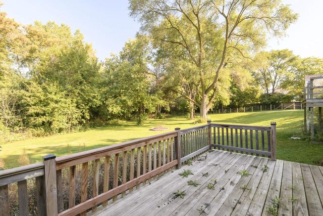 S71W23350 National AVENUE, Big Bend, WI 53103