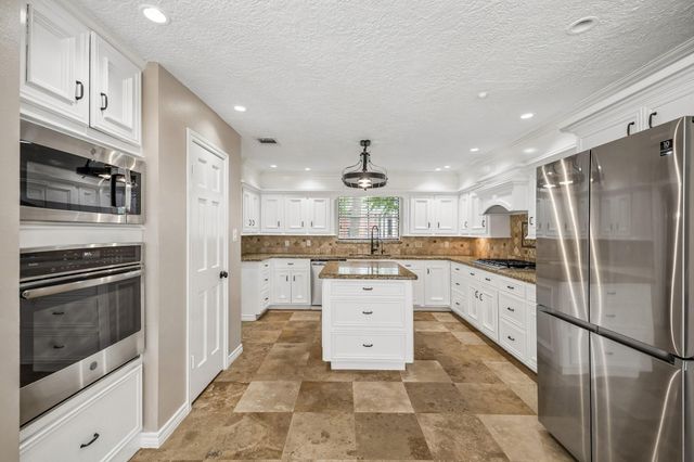1922 Grand Valley Drive, Houston, TX 77090