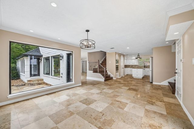 1922 Grand Valley Drive, Houston, TX 77090