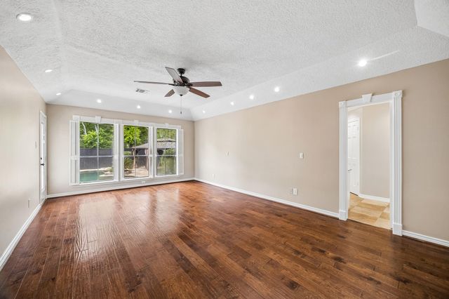 1922 Grand Valley Drive, Houston, TX 77090