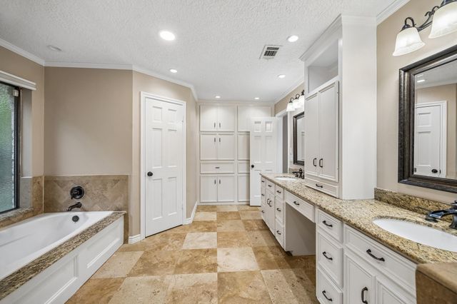 1922 Grand Valley Drive, Houston, TX 77090