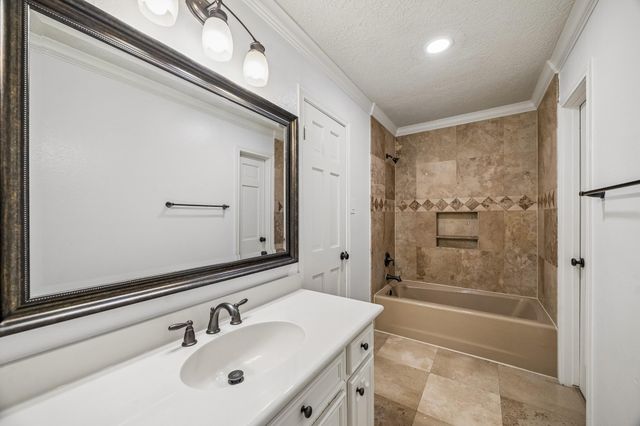 1922 Grand Valley Drive, Houston, TX 77090
