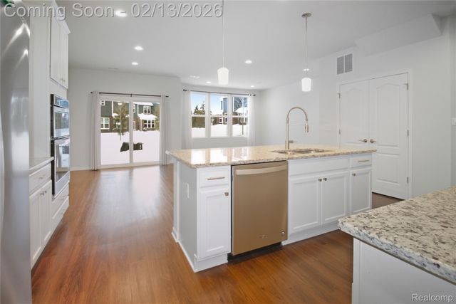 43629 Prospect 102, Novi, MI 48375