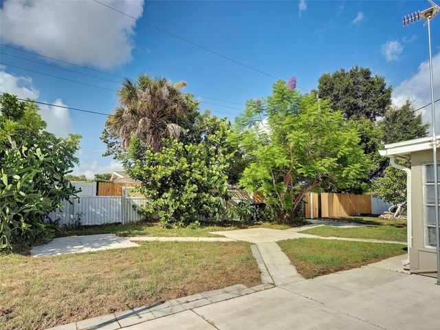 8215 AGRESS AVENUE, North Port, FL 34287