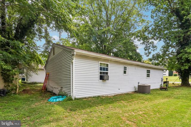 345 LAUREL DR, Lusby, MD 20657
