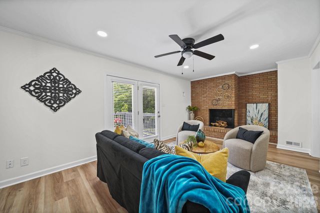 525 Julia Avenue, Belmont, NC 28012