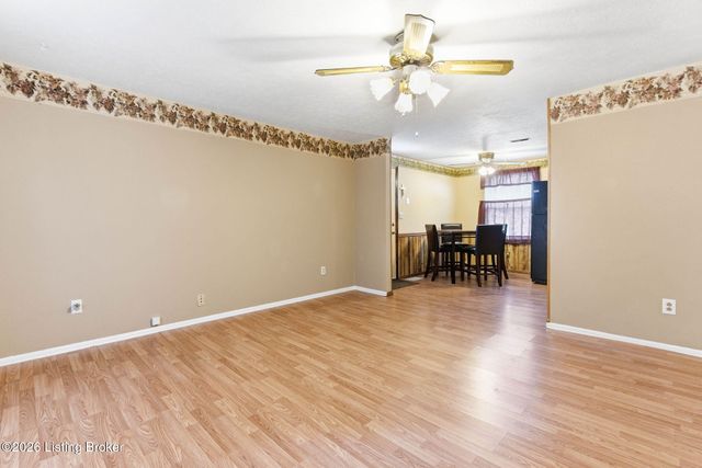 8702 Bost Ln, Louisville, KY 40219