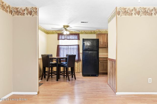 8702 Bost Ln, Louisville, KY 40219