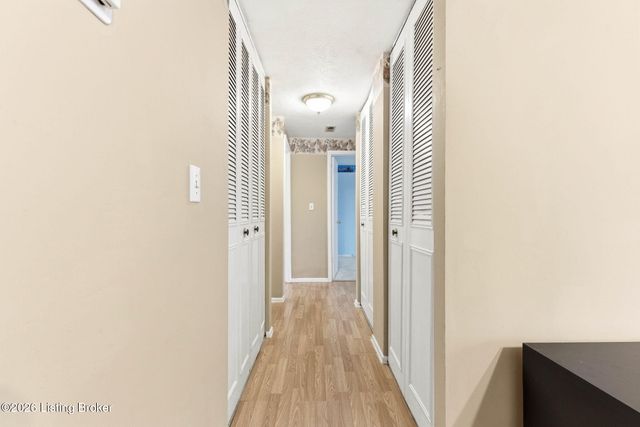 8702 Bost Ln, Louisville, KY 40219