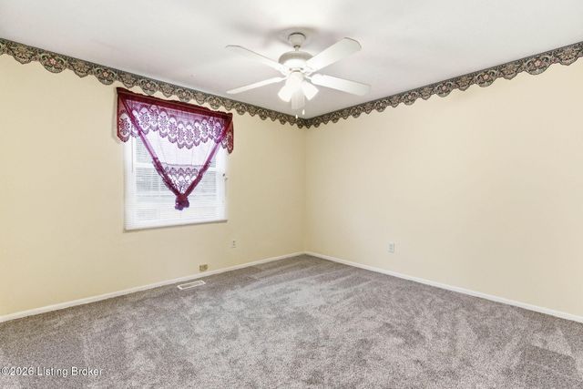 8702 Bost Ln, Louisville, KY 40219