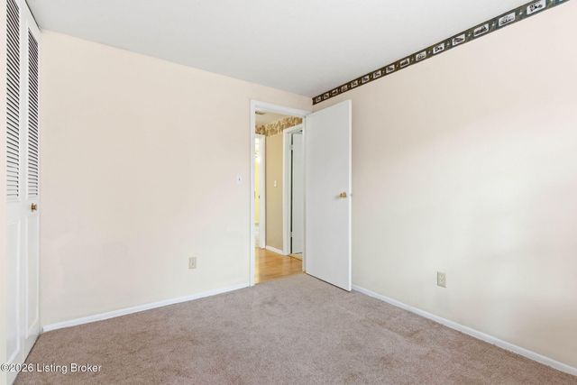 8702 Bost Ln, Louisville, KY 40219