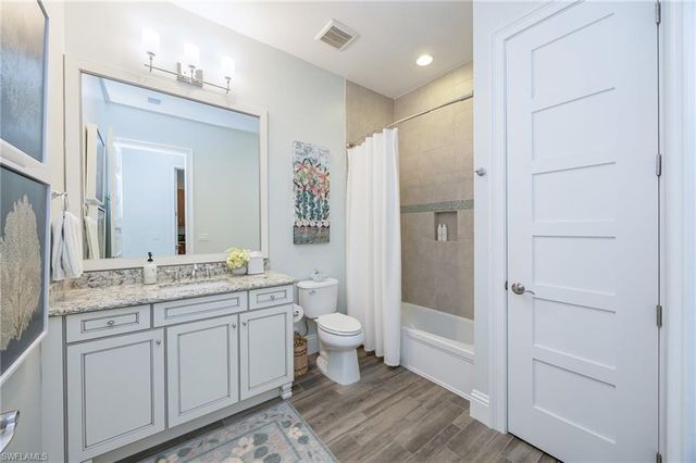 5672 Highbourne DR, Naples, FL 34113