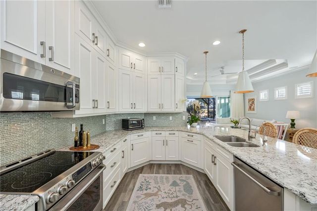 5672 Highbourne DR, Naples, FL 34113