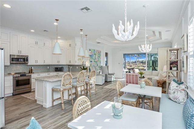 5672 Highbourne DR, Naples, FL 34113