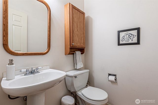 1985 Palisade Boulevard E, Dupont, WA 98327
