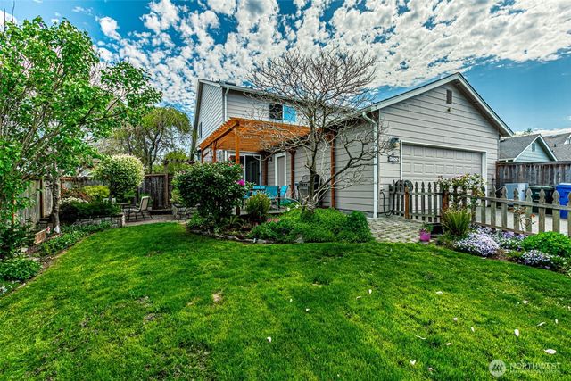 1985 Palisade Boulevard E, Dupont, WA 98327