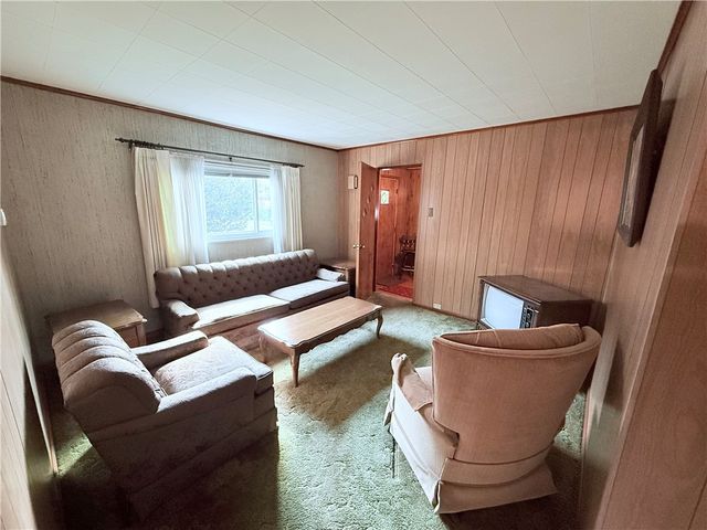 9 Kennedy St, Republic, PA 15475