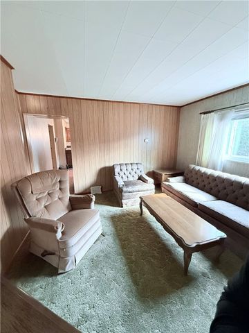 9 Kennedy St, Republic, PA 15475