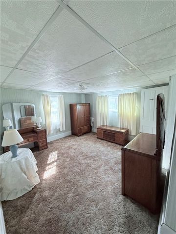 9 Kennedy St, Republic, PA 15475