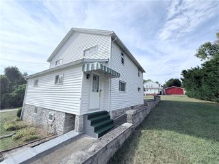 9 Kennedy St, Republic, PA 15475