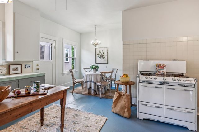 5108 Coronado Ave, Oakland, CA 94618