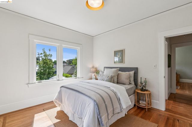 5108 Coronado Ave, Oakland, CA 94618