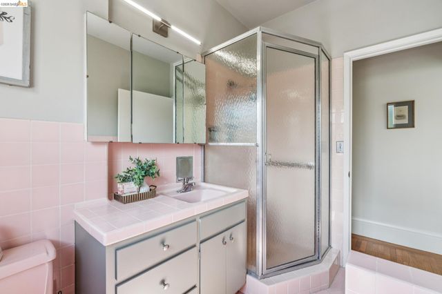 5108 Coronado Ave, Oakland, CA 94618