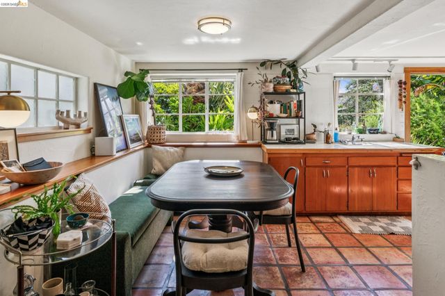 5108 Coronado Ave, Oakland, CA 94618