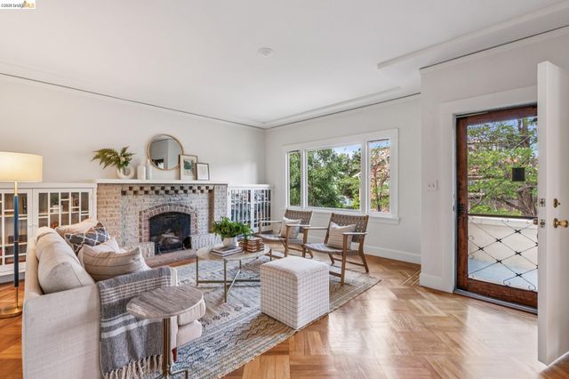 5108 Coronado Ave, Oakland, CA 94618