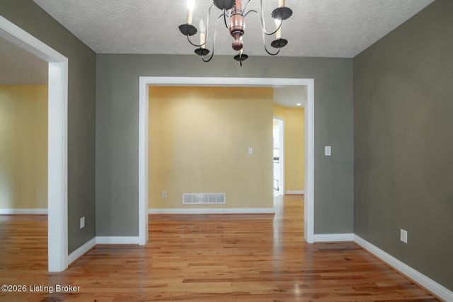 419 Deer Lake Rd, Elizabethtown, KY 42701