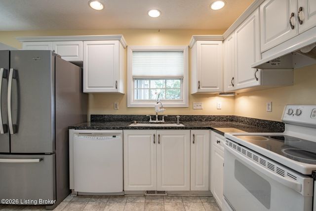419 Deer Lake Rd, Elizabethtown, KY 42701