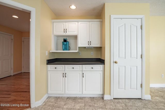 419 Deer Lake Rd, Elizabethtown, KY 42701