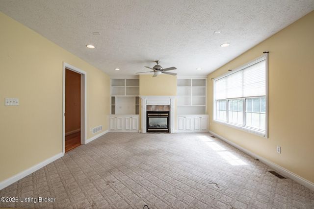 419 Deer Lake Rd, Elizabethtown, KY 42701